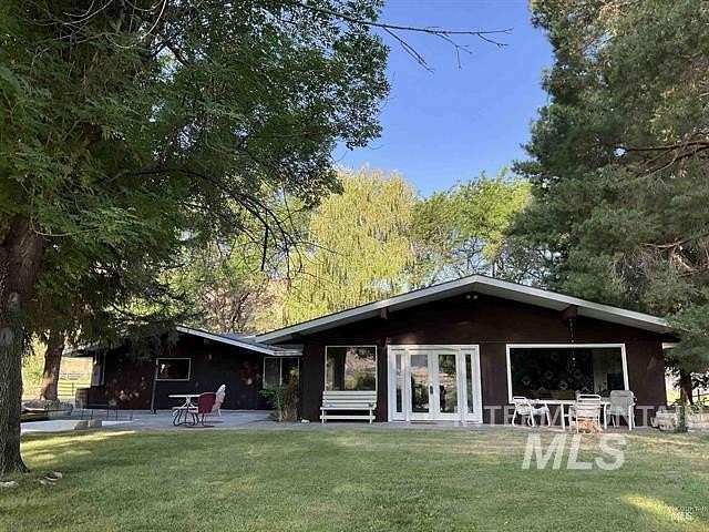 2.66 Acres of Land with Home for Sale in Buhl, Idaho