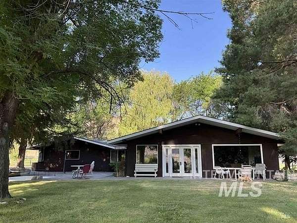 2.66 Acres of Land with Home for Sale in Buhl, Idaho