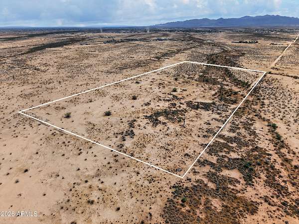 10 Acres of Land for Sale in Morristown, Arizona