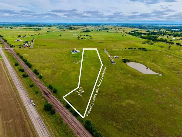 5 Acres of Residential Land for Sale in Moody, Texas