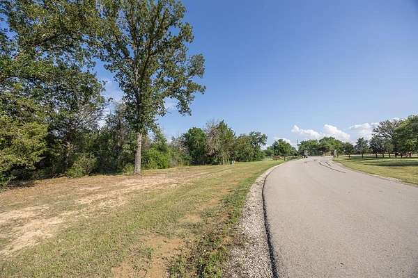 1 Acre of Residential Land for Sale in Corsicana, Texas