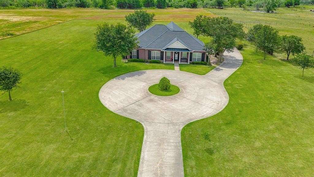 5 Acres of Land with Home for Sale in Corsicana, Texas
