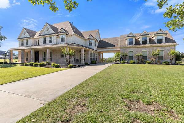 3.63 Acres of Land with Home for Sale in Fort Worth, Texas