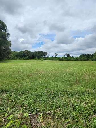 5 Acres of Residential Land for Sale in Athens, Texas