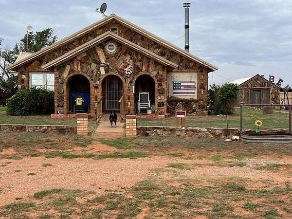 2 Acres of Land with Home for Sale in Rotan, Texas