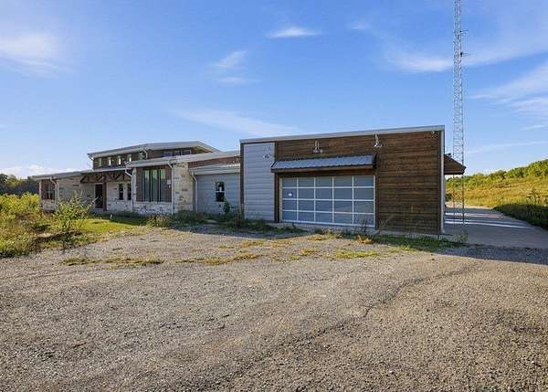 11 Acres of Land with Home for Auction in Van Alstyne, Texas