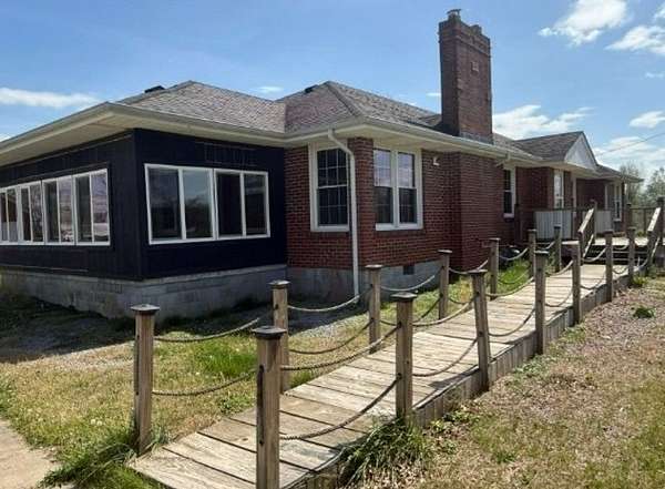 2 Acres of Land with Home for Sale in Red Boiling Springs, Tennessee