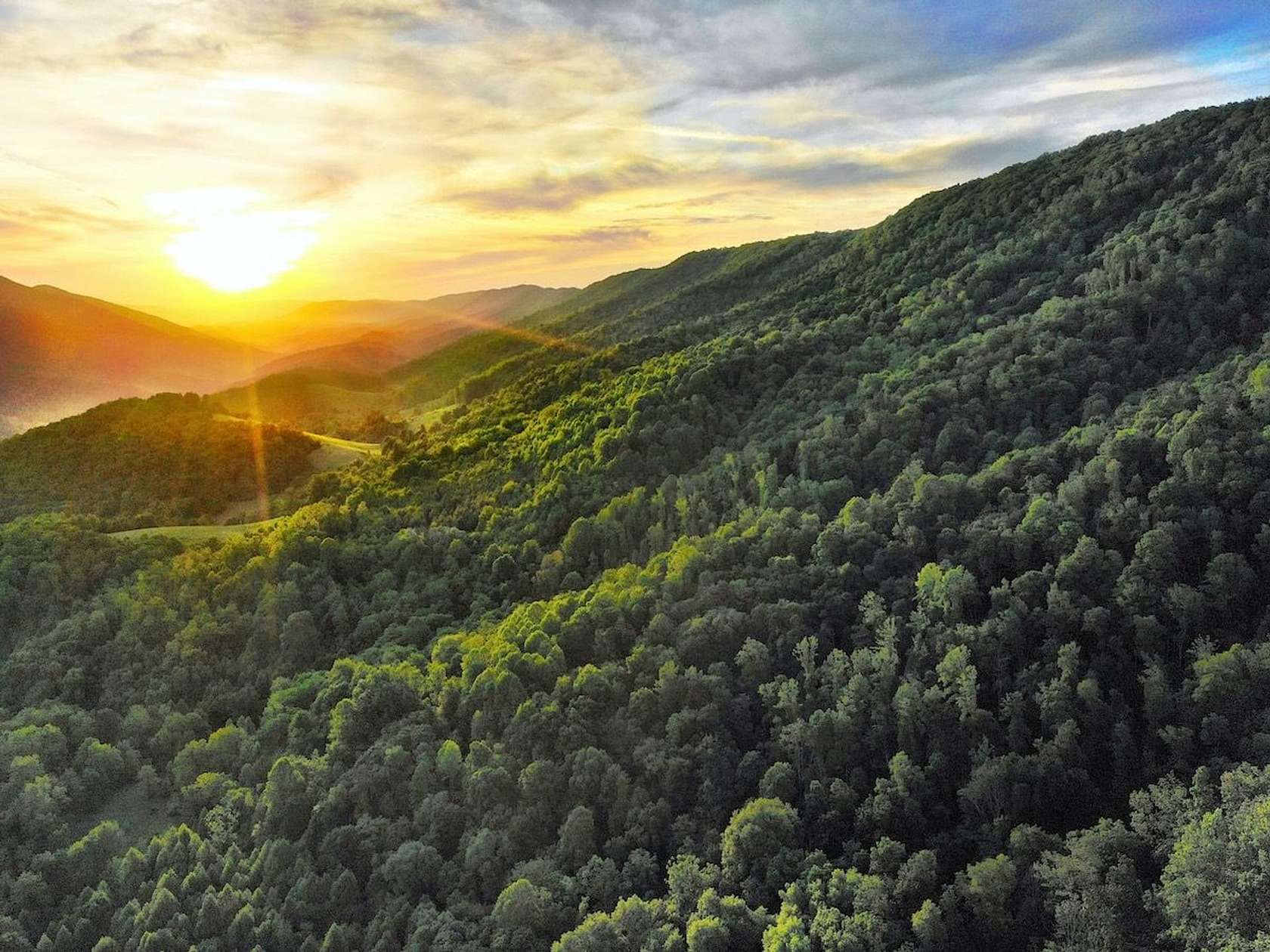 590 Acres of Land with Home for Sale in Narrows, Virginia