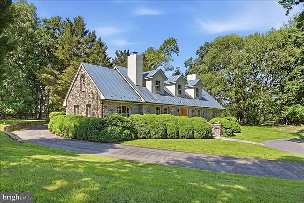 18 Acres of Land with Home for Sale in Middleburg, Virginia