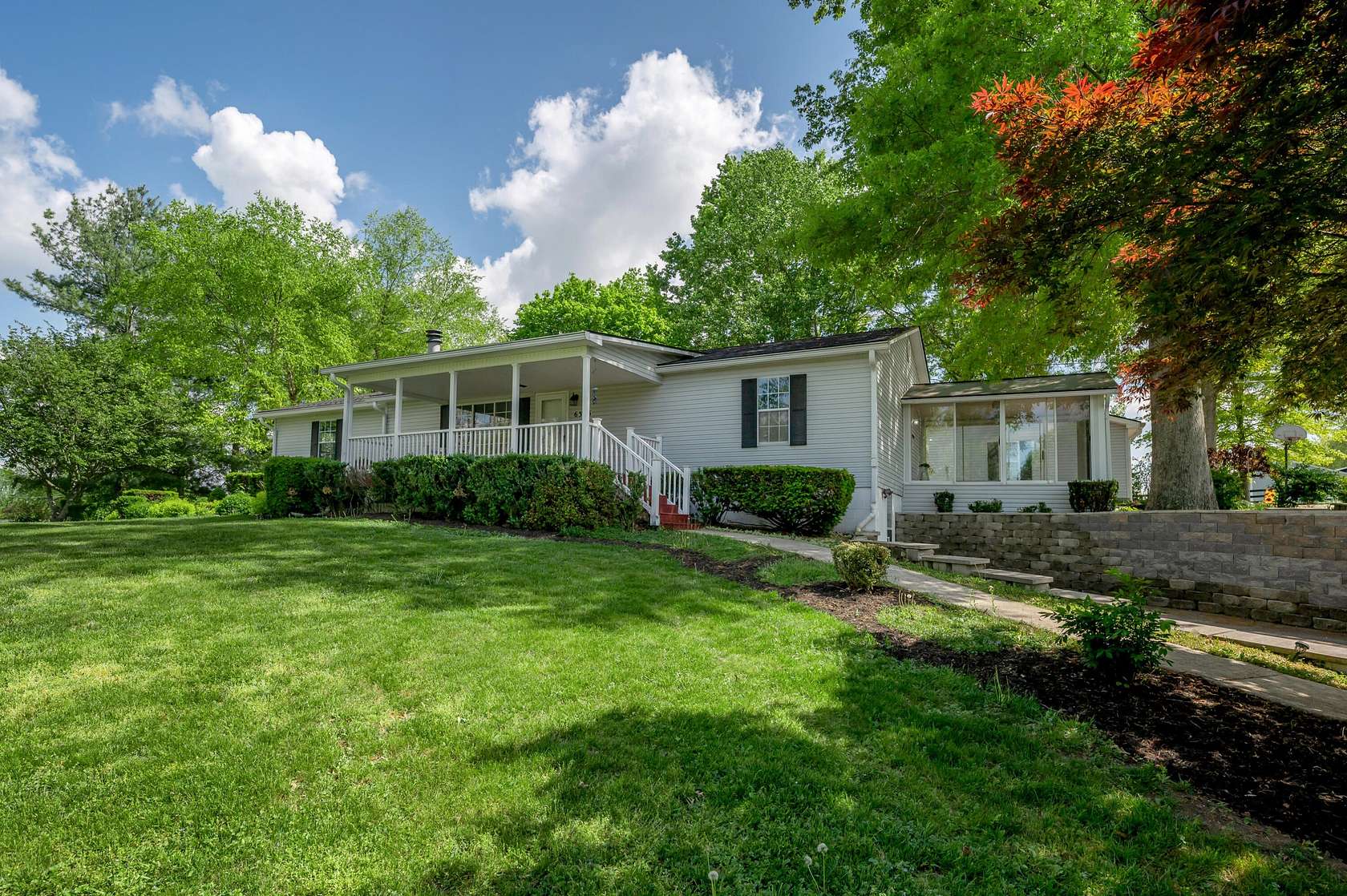 13.7 Acres of Land with Home for Sale in Winchester, Kentucky