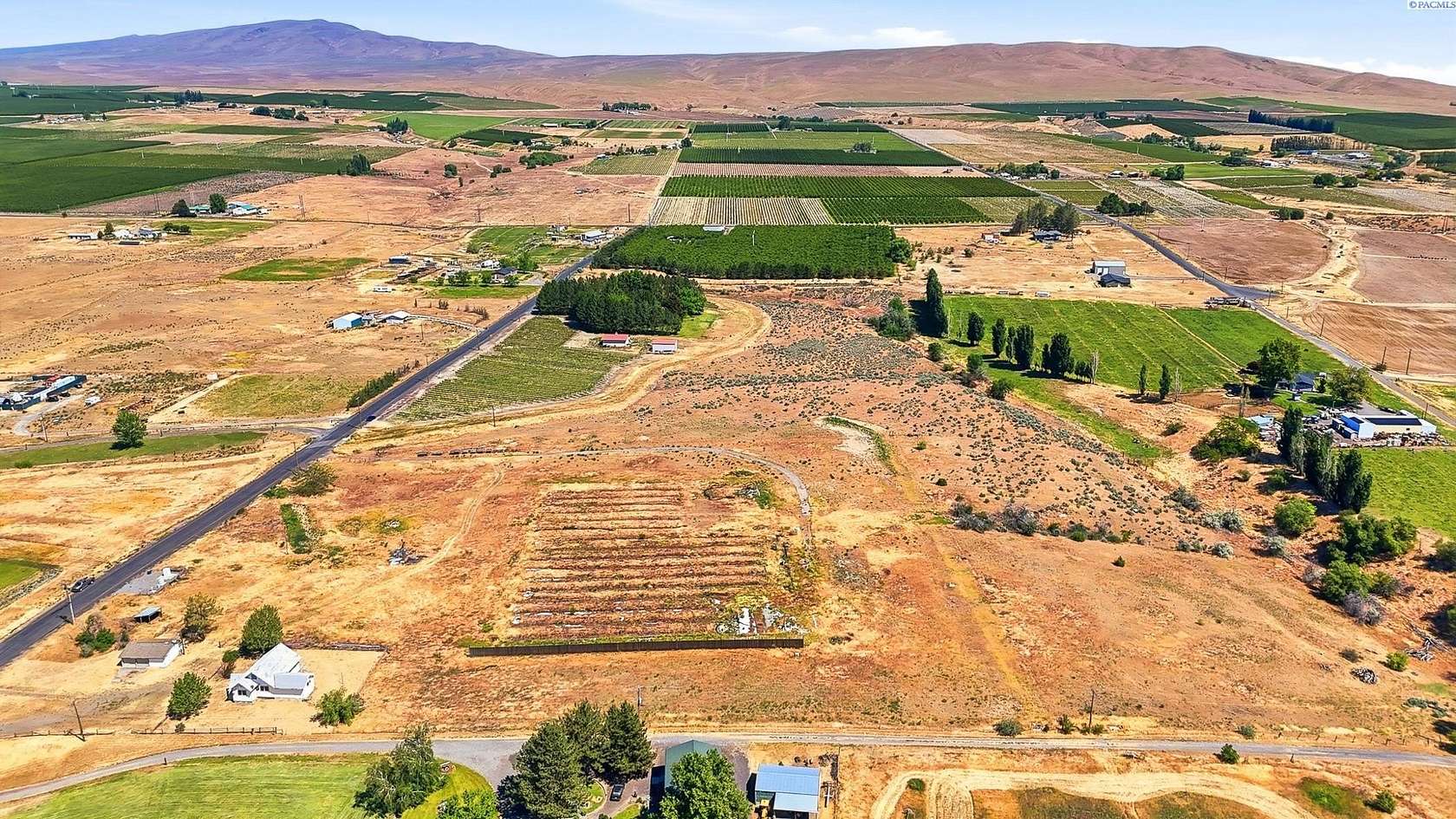 5 Acres of Land for Sale in Benton City, Washington