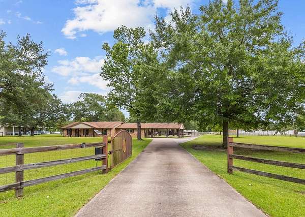 3.18 Acres of Improved Residential Land for Sale in Kountze, Texas