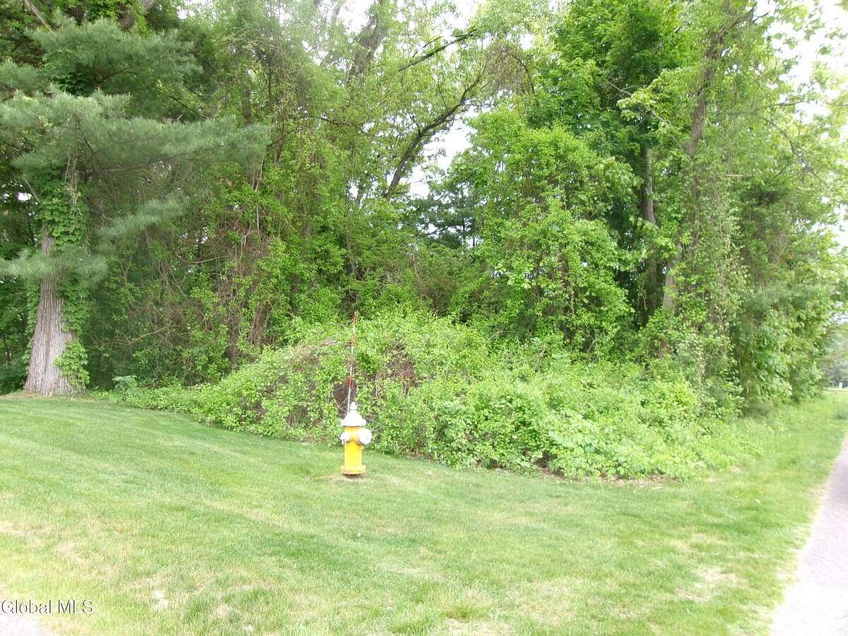 0.45 Acres of Residential Land for Sale in Niskayuna, New York