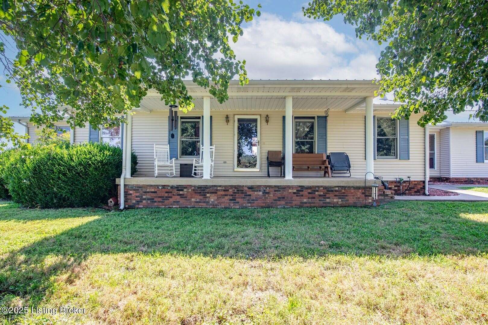 3.86 Acres of Land with Home for Sale in Munfordville, Kentucky