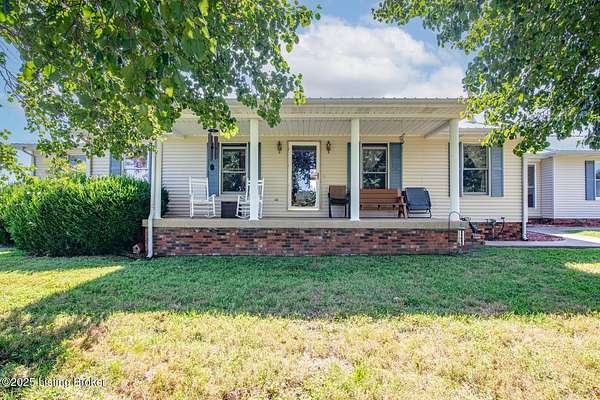 3.86 Acres of Land with Home for Sale in Munfordville, Kentucky