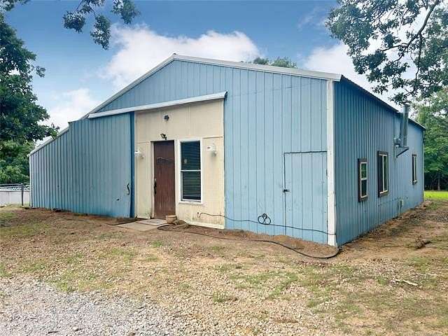 10 Acres of Land with Home for Sale in Henryetta, Oklahoma