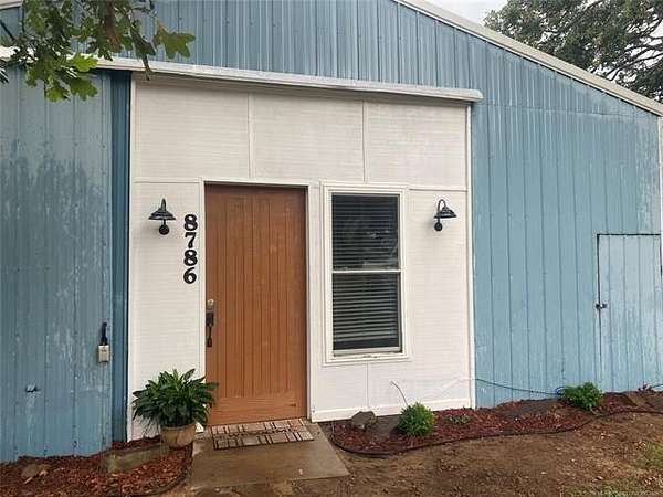 10 Acres of Land with Home for Sale in Henryetta, Oklahoma