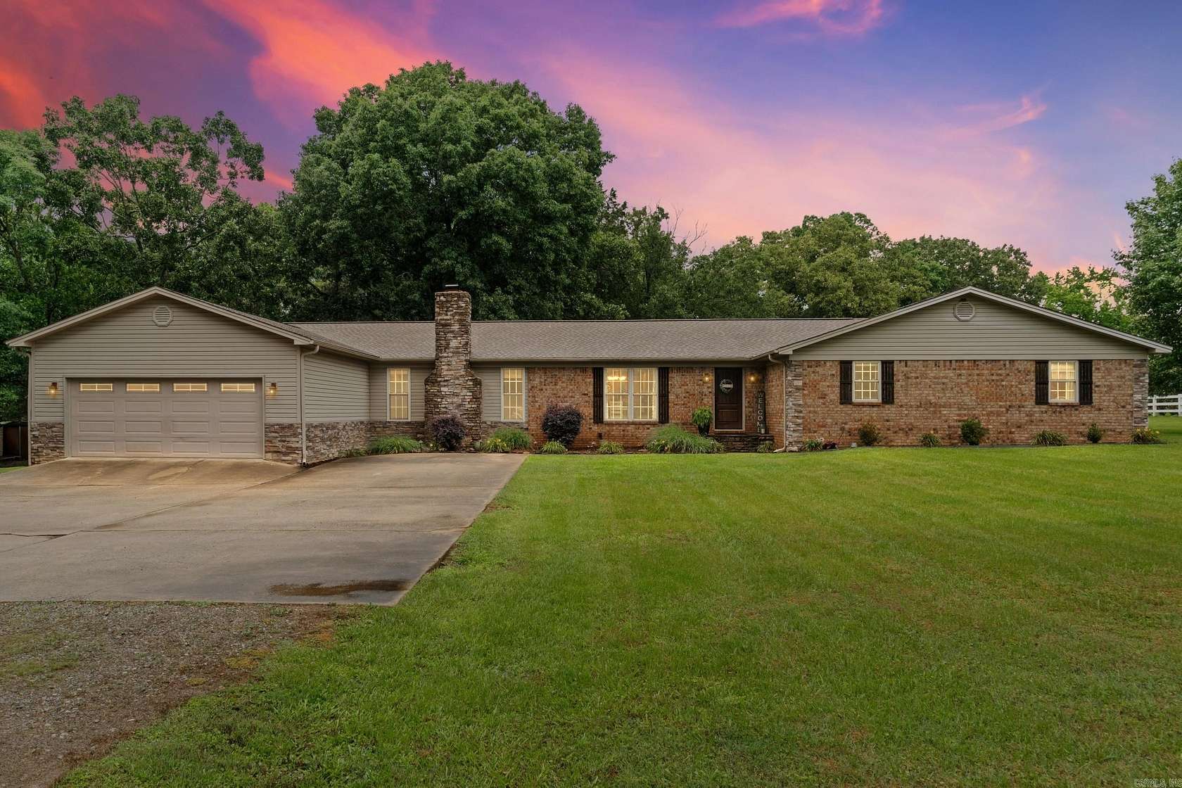 2.56 Acres of Land with Home for Sale in Searcy, Arkansas