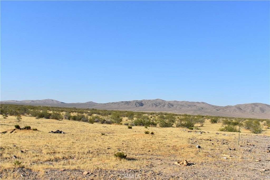 2.5 Acres of Land for Sale in Helendale, California
