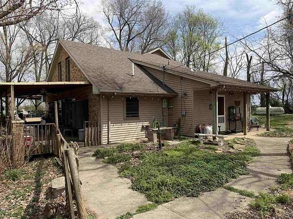 20 Acres of Land with Home for Sale in Owensboro, Kentucky