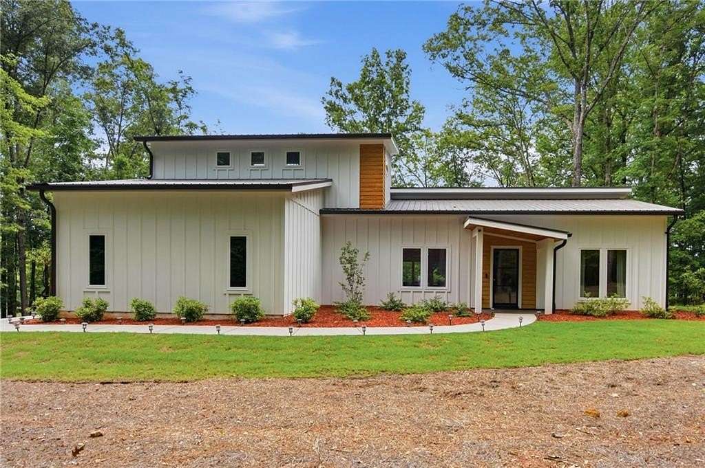 18.7 Acres of Land with Home for Sale in Eatonton, Georgia