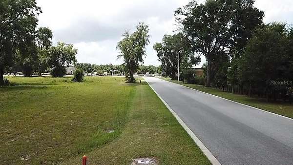 2.55 Acres of Commercial Land for Sale in Umatilla, Florida