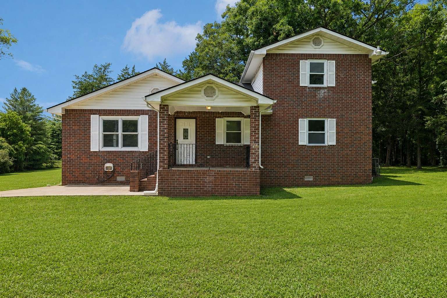5.5 Acres of Land with Home for Sale in Murfreesboro, Tennessee
