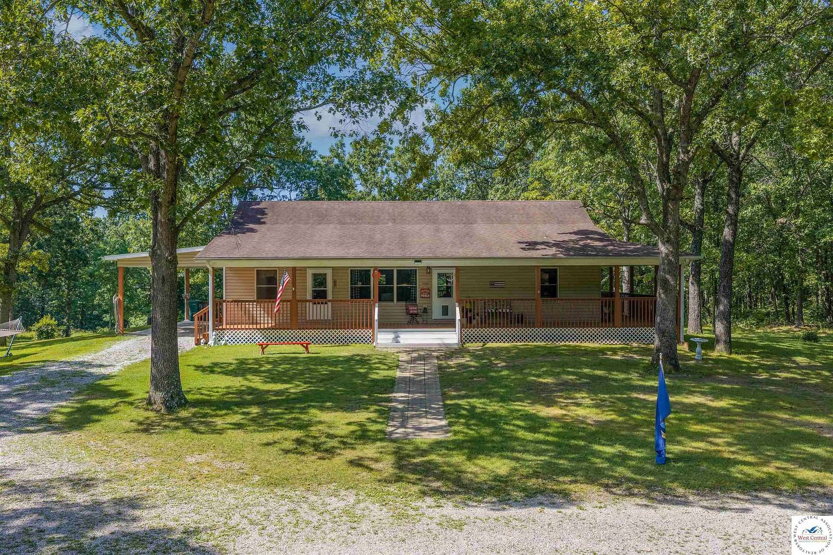 18.5 Acres of Land with Home for Sale in Warsaw, Missouri
