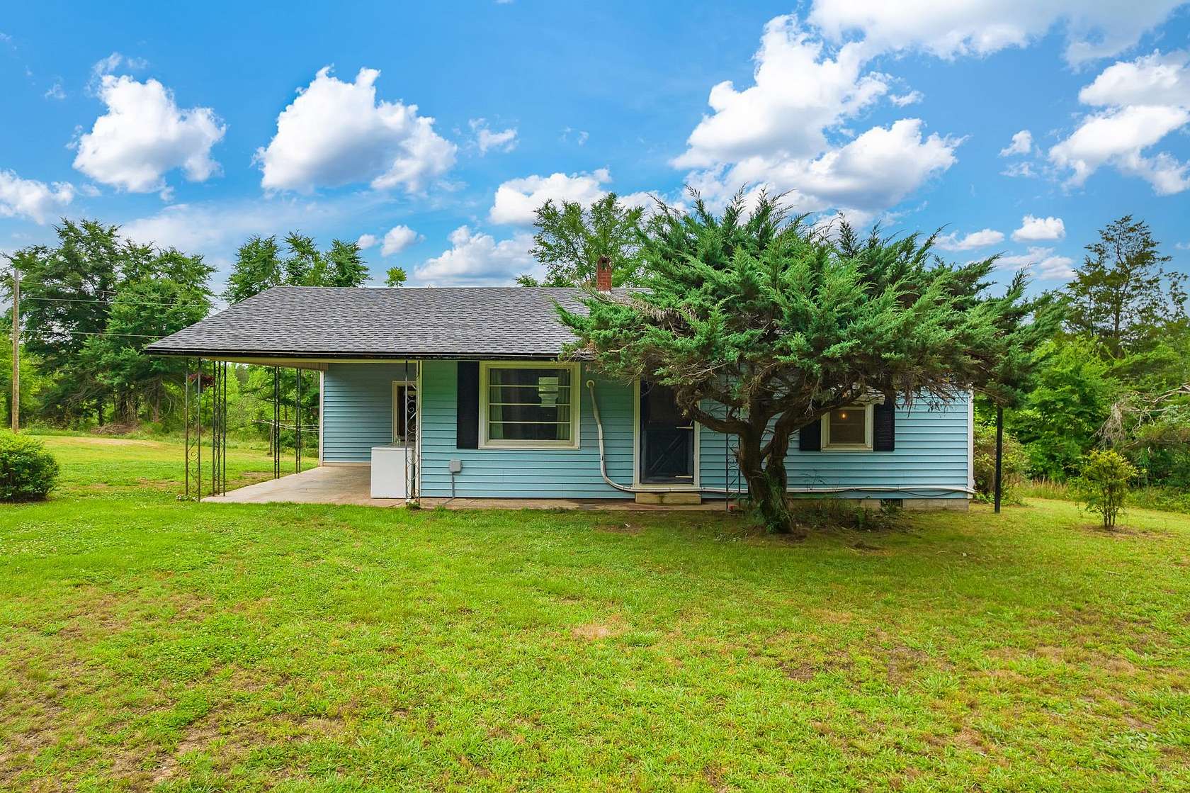 10.3 Acres of Land with Home for Sale in Hornsby, Tennessee