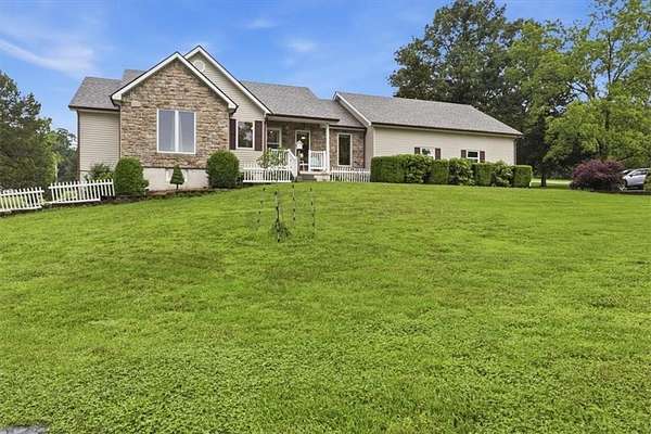 2.5 Acres of Land with Home for Sale in Warsaw, Missouri
