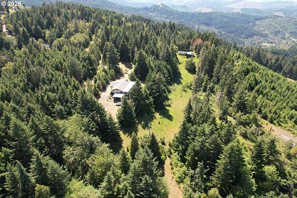 10.5 Acres of Land with Home for Sale in Myrtle Creek, Oregon
