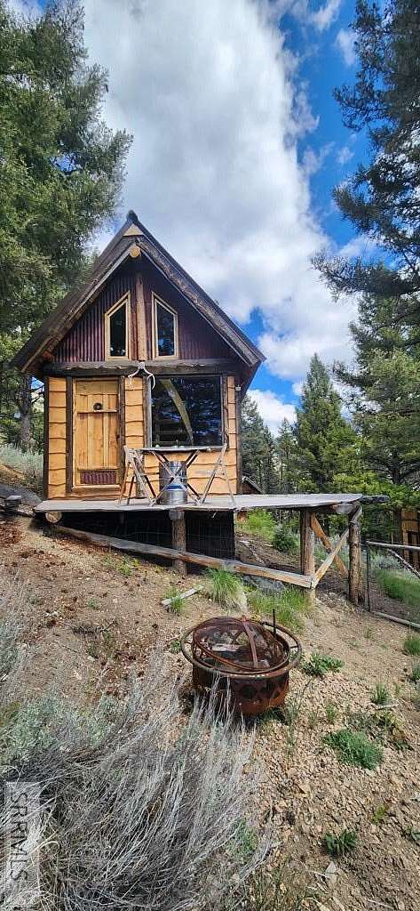 0.5 Acres of Land with Home for Sale in Shoup, Idaho
