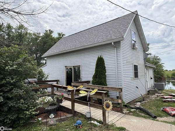 15.9 Acres of Land with Home for Sale in Stockport, Iowa