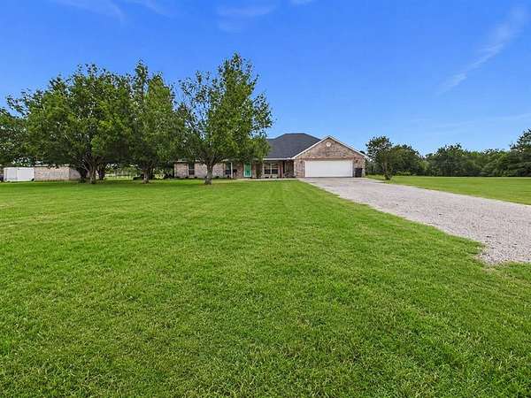 6.42 Acres of Land with Home for Sale in Mabank, Texas