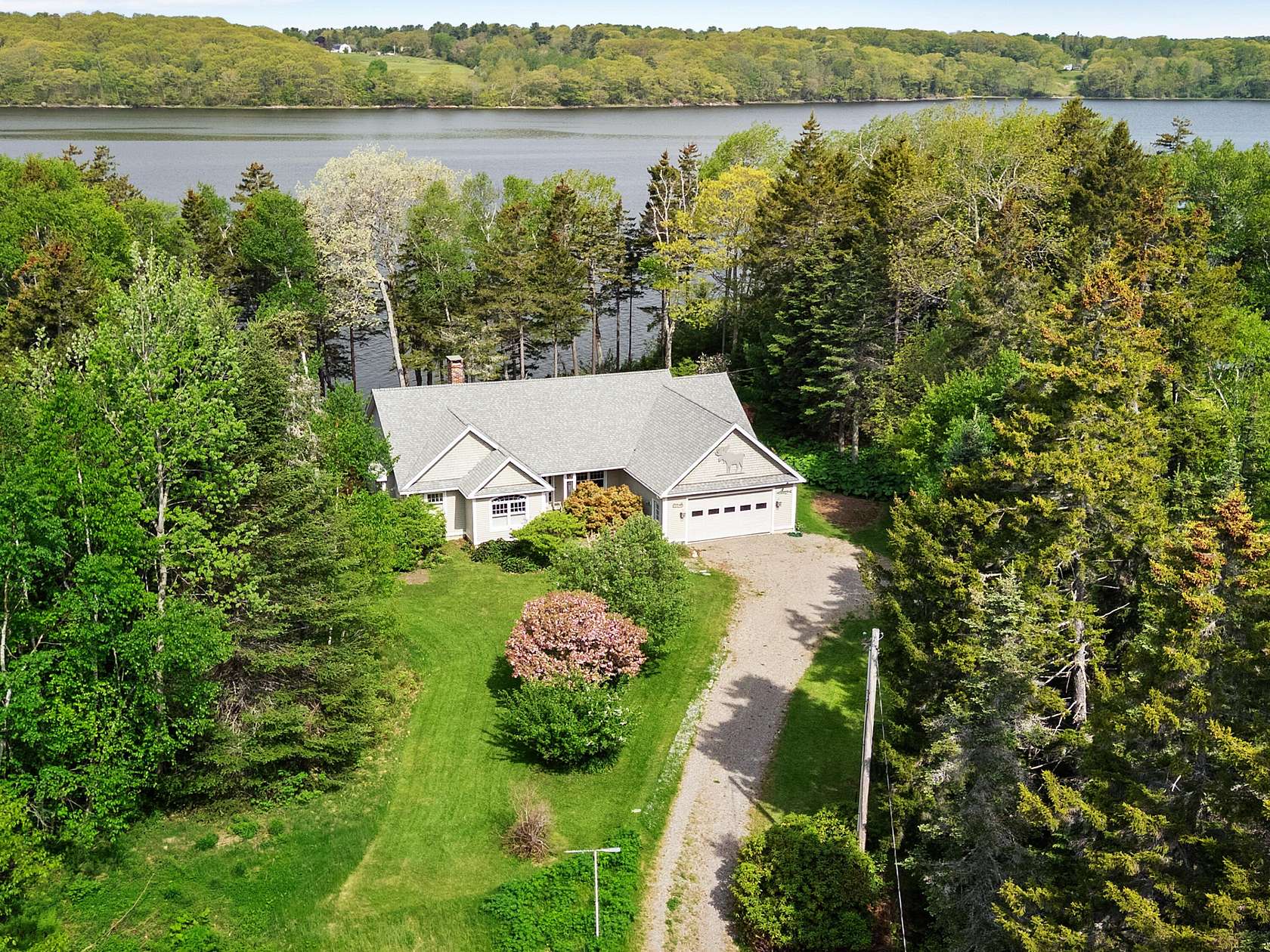 1.7 Acres of Land with Home for Sale in South Thomaston, Maine