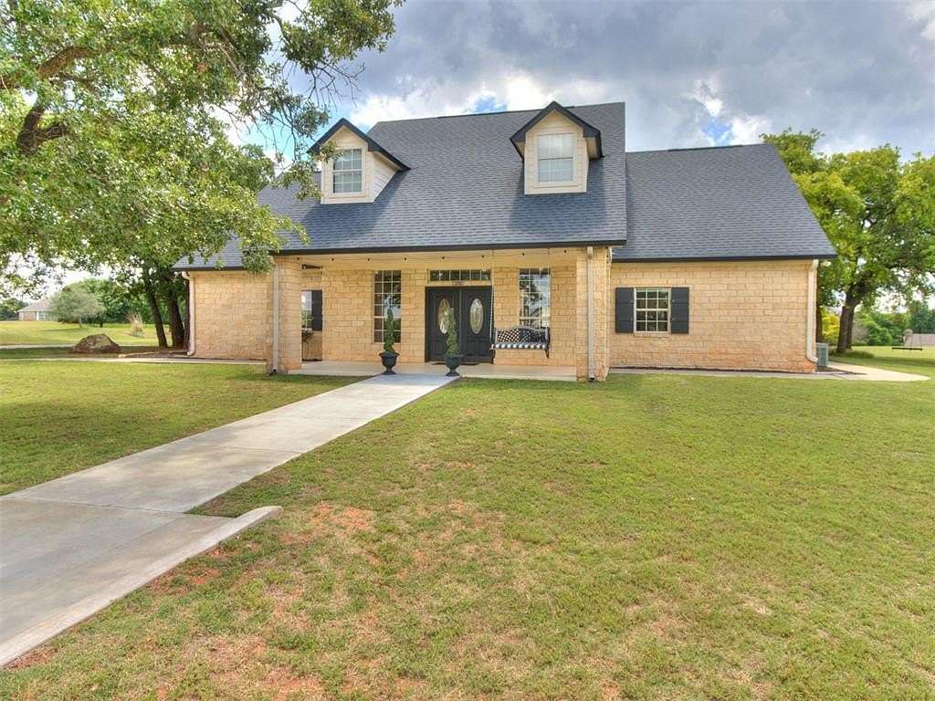 2.89 Acres of Land with Home for Sale in Blanchard, Oklahoma