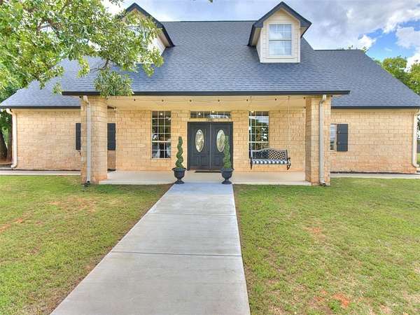 2.89 Acres of Land with Home for Sale in Blanchard, Oklahoma