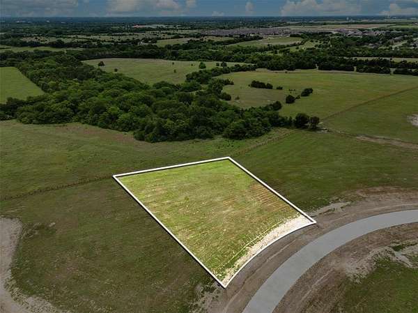 1 Acre of Residential Land for Sale in Oak Leaf, Texas