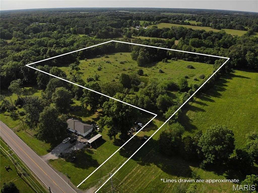 10.7 Acres of Recreational & Residential Land for Sale in Bluford, Illinois