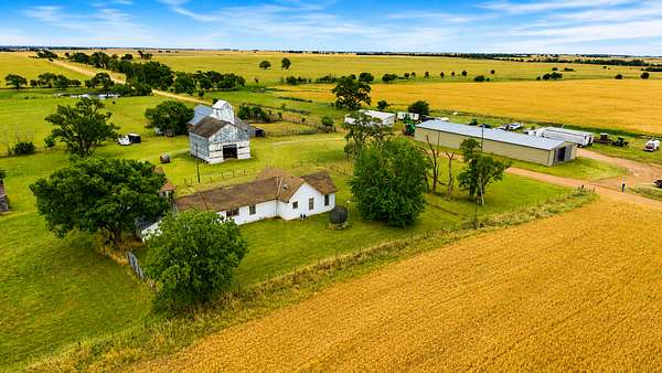 1,509 Acres of Agricultural Land for Sale in Attica, Kansas