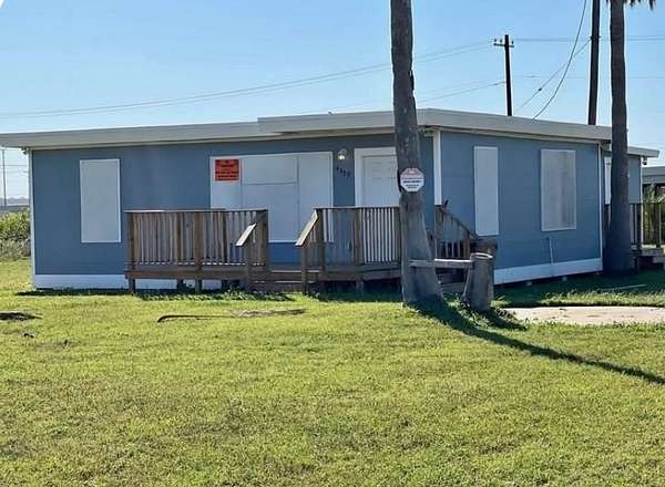 2.5 Acres of Land with Home for Lease in Corpus Christi, Texas