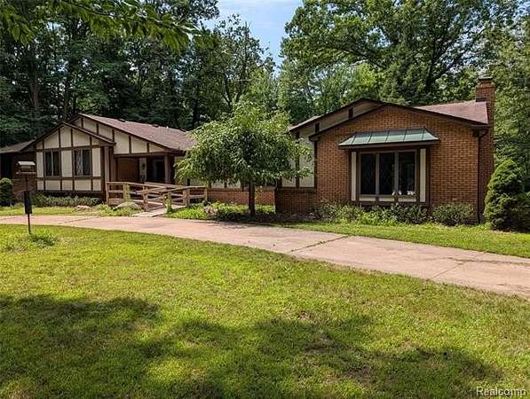 10 Acres of Land with Home for Sale in Columbus Township, Michigan