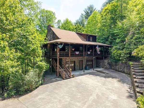 7.64 Acres of Land with Home for Sale in Hiawassee, Georgia