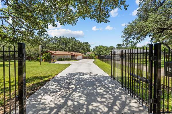 1.53 Acres of Land with Home for Sale in San Antonio, Texas
