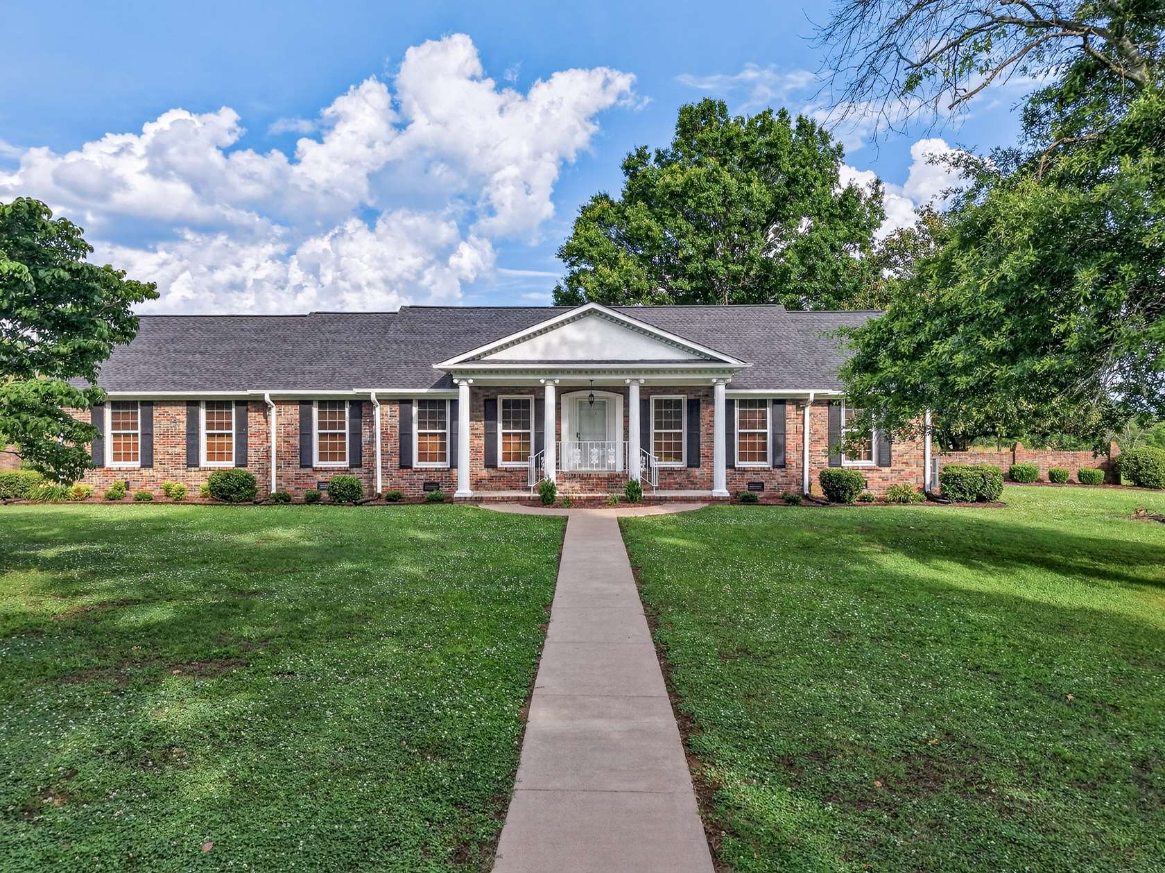 25 Acres of Land with Home for Sale in Petersburg, Tennessee