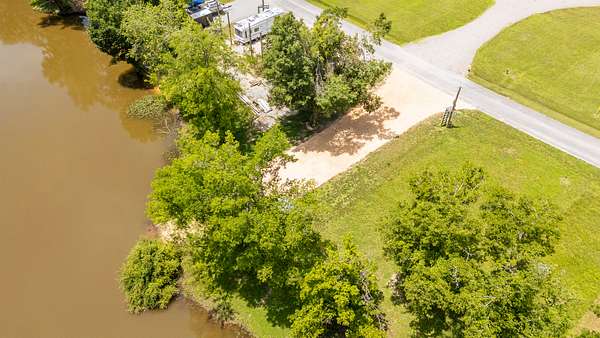 1.26 Acres of Residential Land for Sale in Clifton, Tennessee