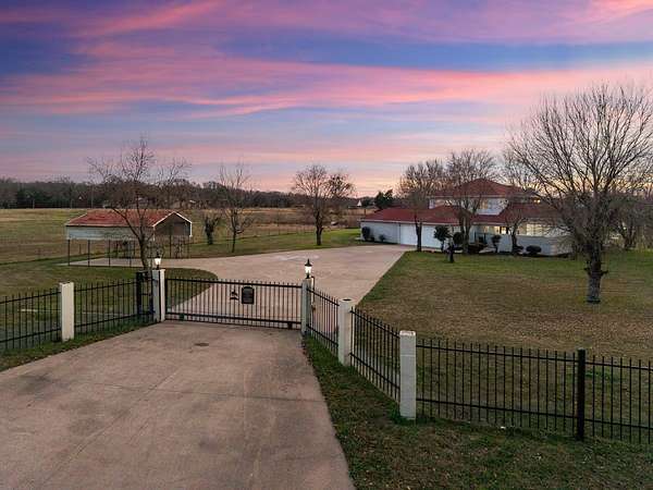 3.32 Acres of Land with Home for Sale in Kemp, Texas