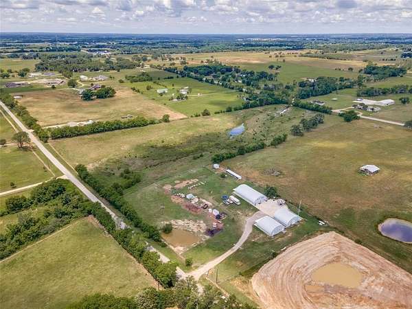 17.7 Acres of Land with Home for Sale in Canton, Texas