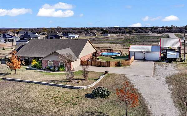4 Acres of Land with Home for Sale in Boyd, Texas