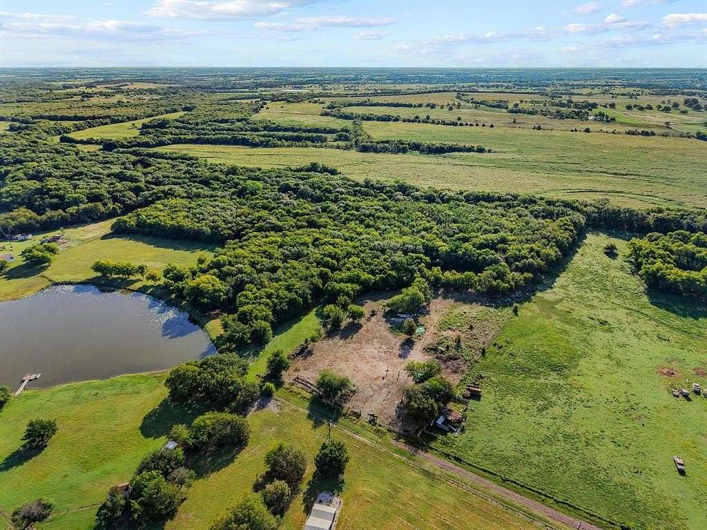 10 Acres of Recreational & Residential Land for Sale in Blue Ridge, Texas
